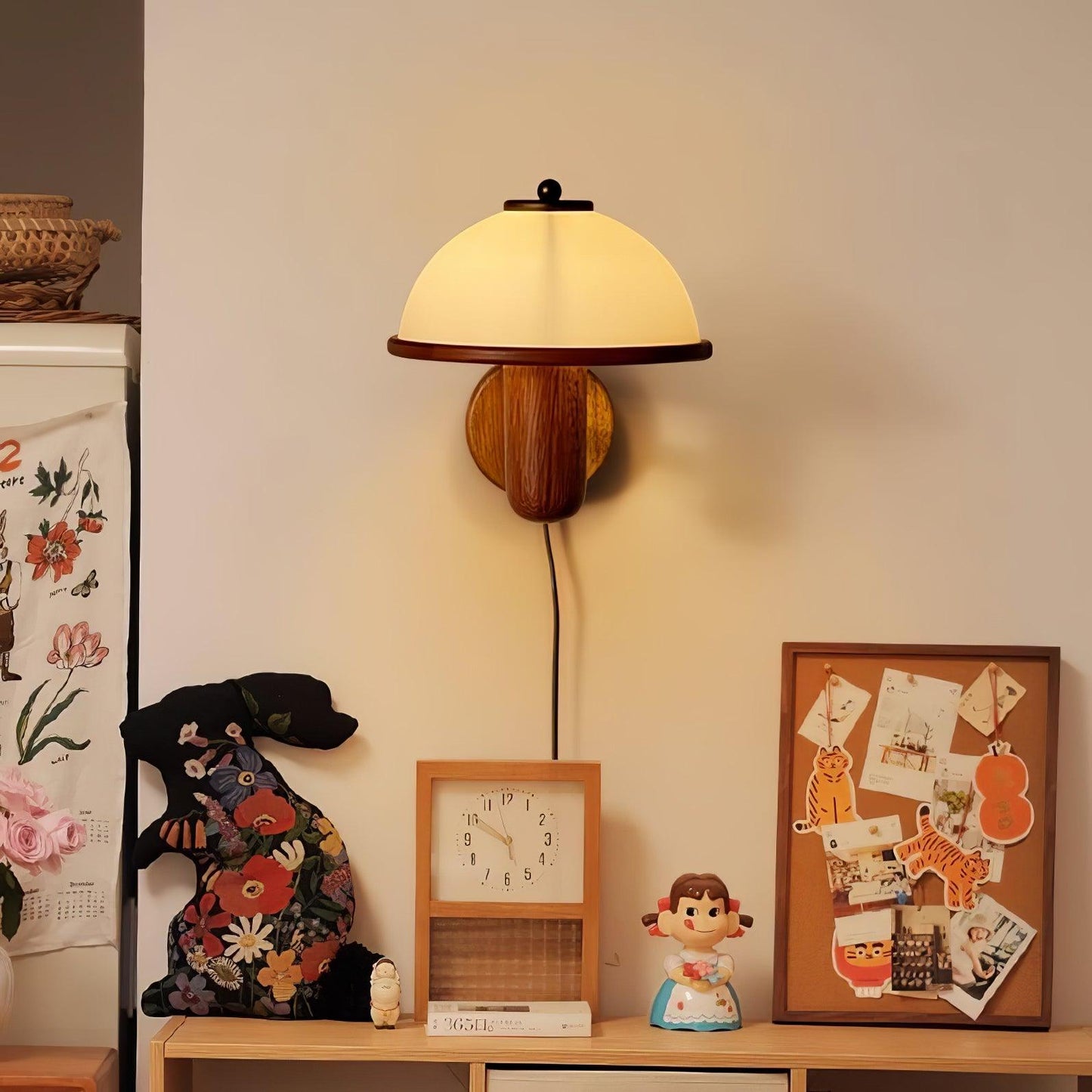 Belmontis | Paddenstoel silhouet gebogen houten kap wandlamp