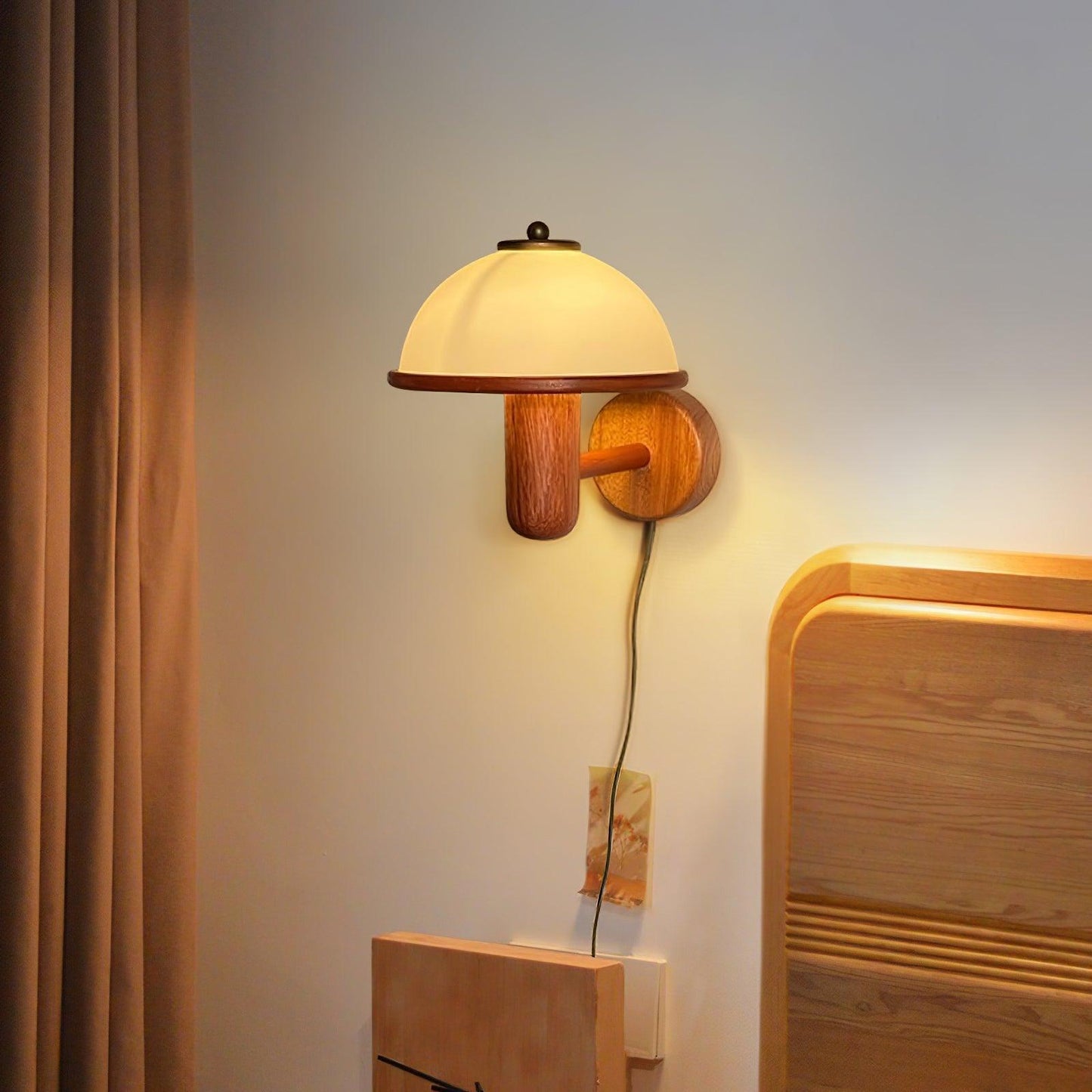 Belmontis | Paddenstoel silhouet gebogen houten kap wandlamp