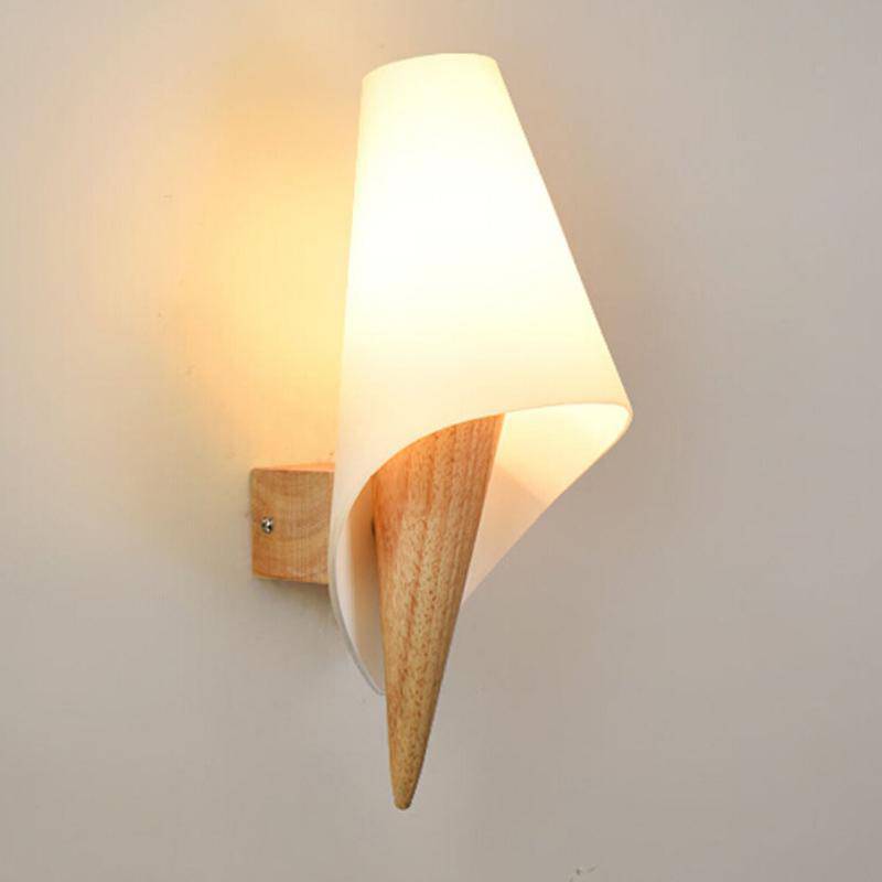 Belthrum | Minimalistische Afgeronde Kegel Houten Matglas Wandlamp