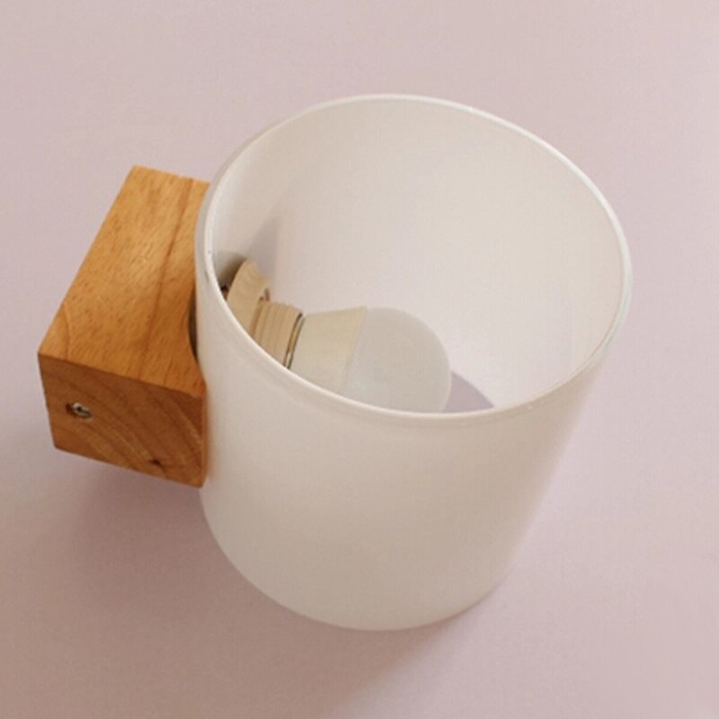 Krythall | Industriële getextureerde hout- en matglas wandlamp